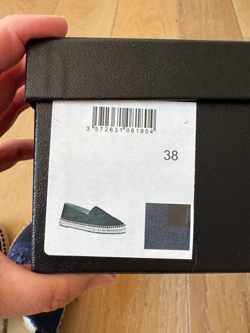 CHANEL CC Denim Espadrilles Navy Black Cap Toe Flats Size 38 7.5 New Box - Picture 8 of 8